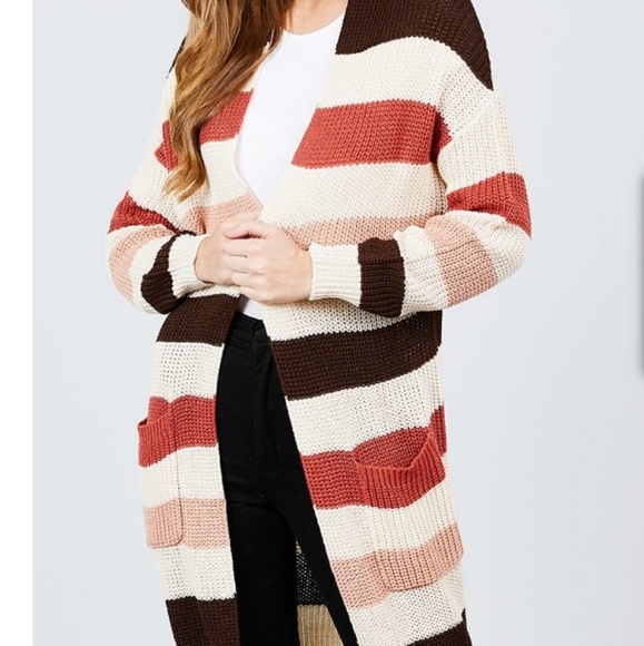 LAST 2! Two Pocket Color Block Cardigan - Picture 3 of 5